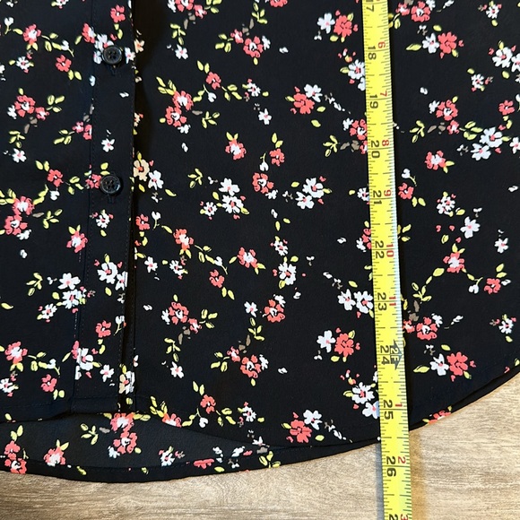 Express button down - Picture 4 of 6